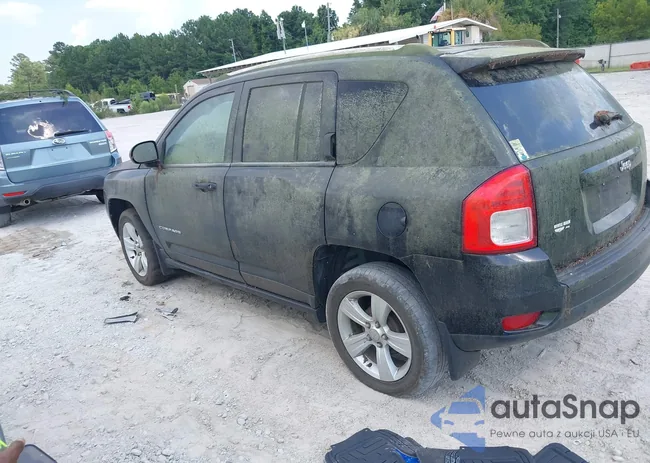 1C4NJCEB7DD237498: 42753148