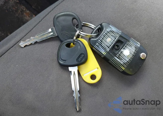 KNDJT2A24B7305776: 42753653