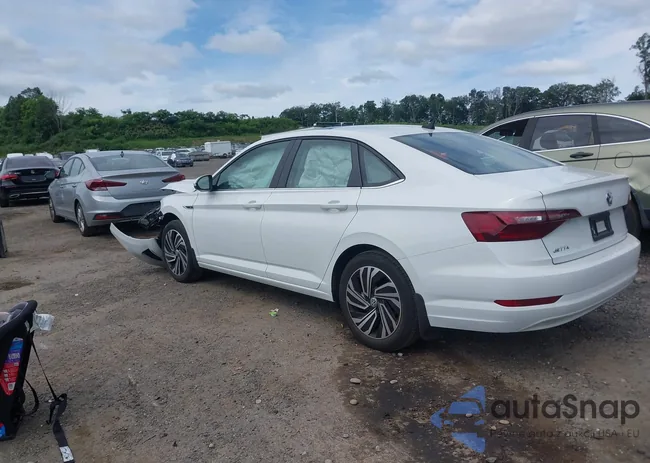 3VWE57BU6MM003257: 42752701