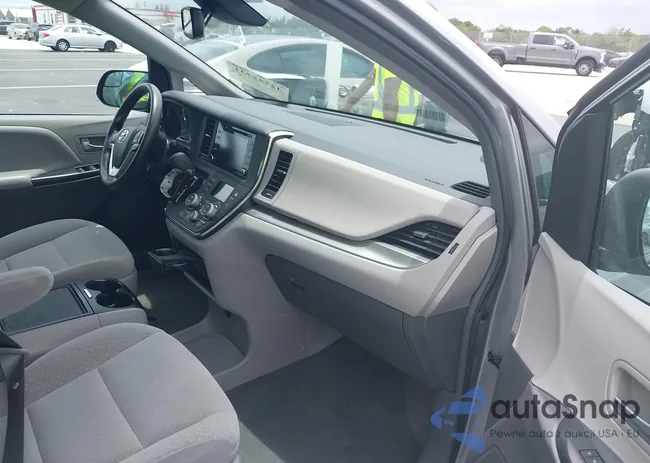 5TDKZ3DC5JS939275: 42752731