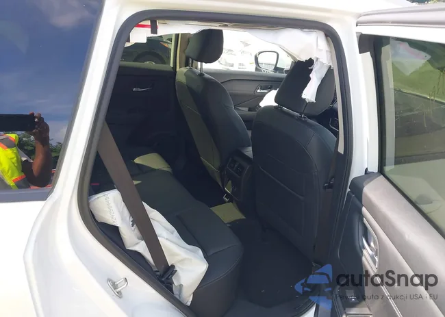 JN8BT3CB5SW163505: 42752759