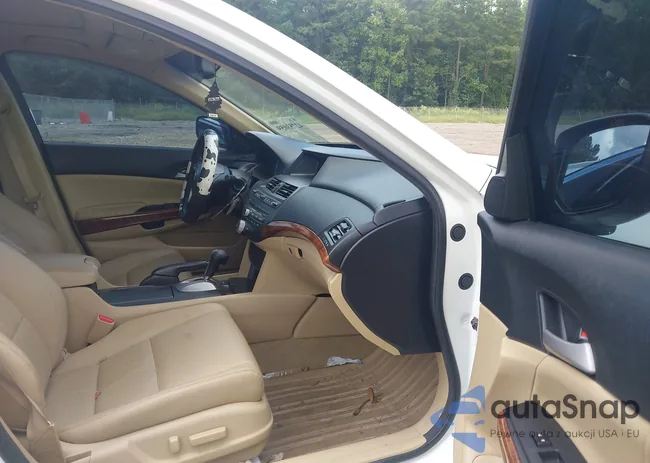 1HGCP3F86CA009728: 42753059