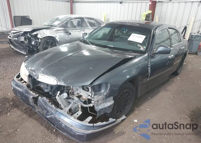 1LNFM82W8WY716830: 42754504