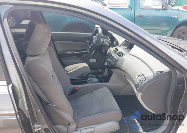 1HGCP2F45AA091911: 42753934