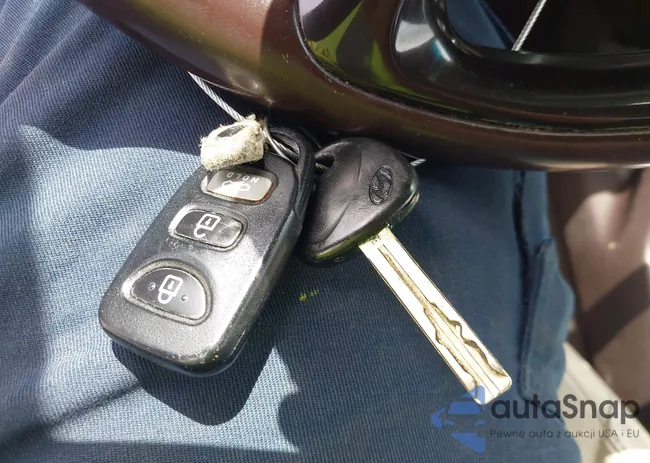 KM8JU3AG7FU008261: 42755177