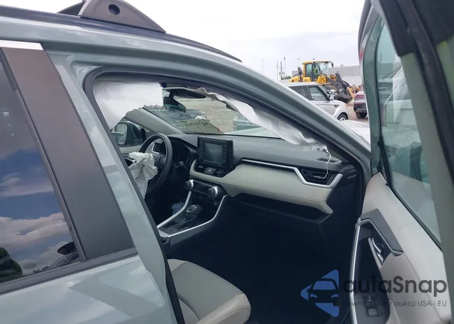 2T3C1RFV9MW173390: 42755318