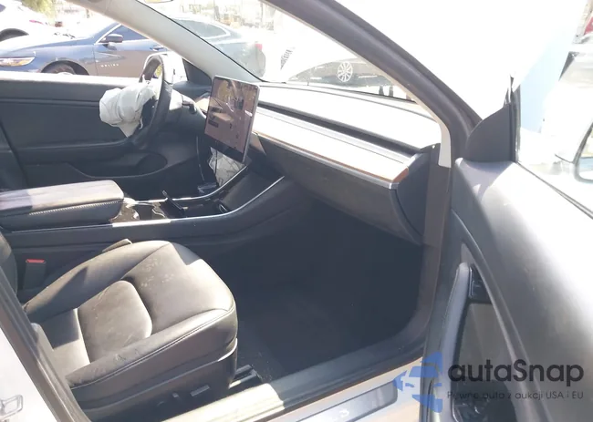 5YJ3E1EB4LF665861: 42755396