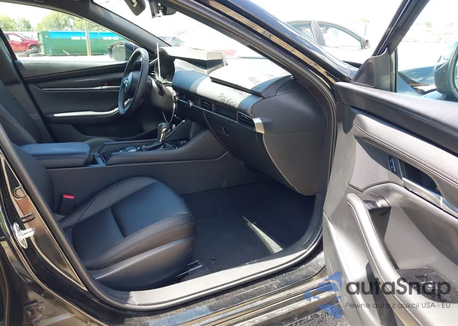 JM1BPAKM8R1700690: 42755584