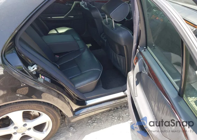 WDBJF65J8YB105195: 42756216