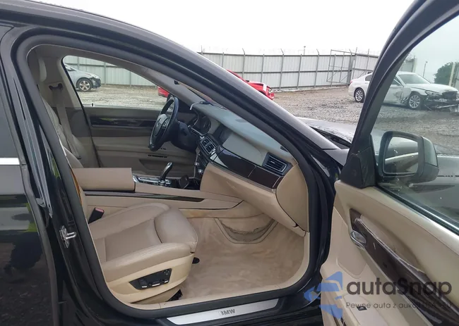 WBAKB8C54ACY63650: 42756245