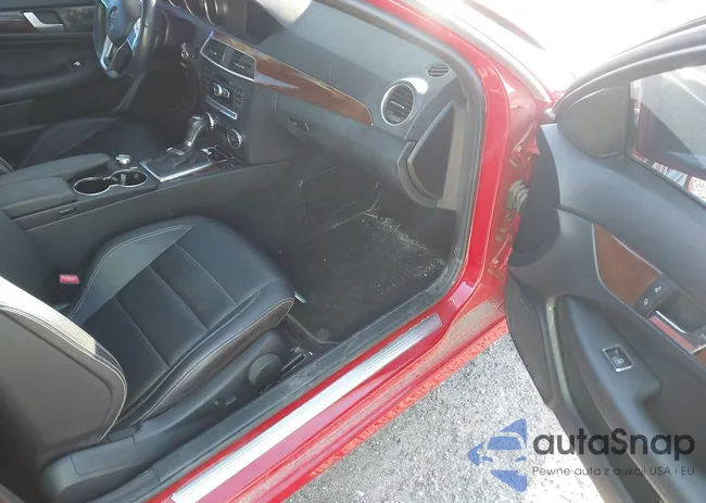 WDDGJ4HB4EG270202: 42756542