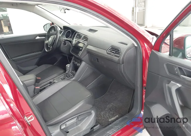 3VV3B7AX3KM146213: 42757086