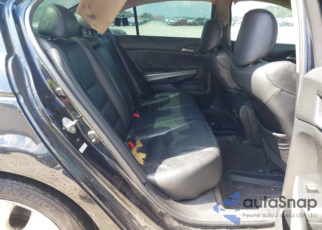 1HGCP3F88AA003443: 42757456