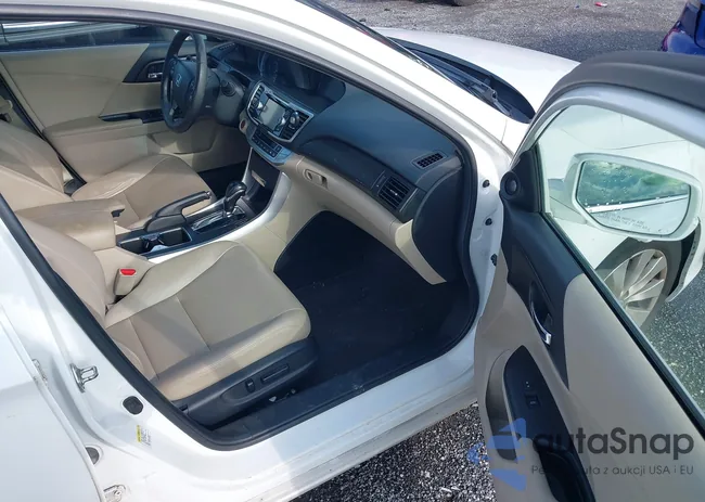 1HGCR2F83DA005898: 42757591