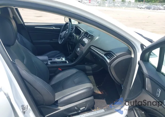 3FA6P0D94LR117072: 42758166