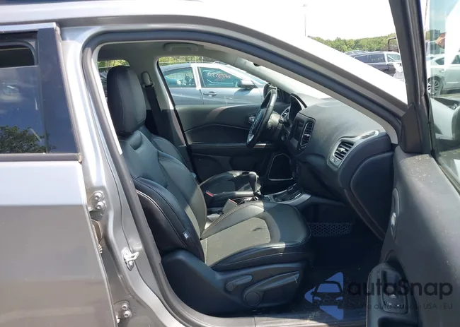 3C4NJDBB3JT154540: 42758181