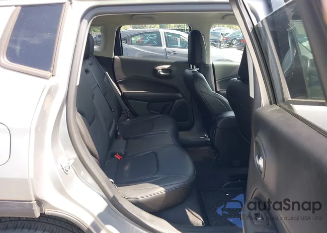 3C4NJDBB3JT154540: 42758181