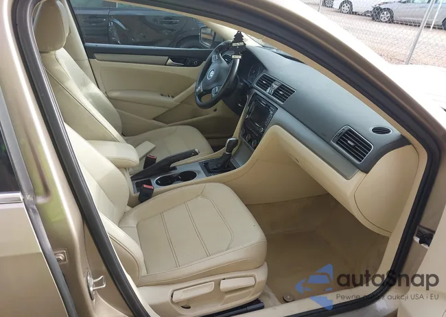 1VWBS7A34FC022012: 42759272