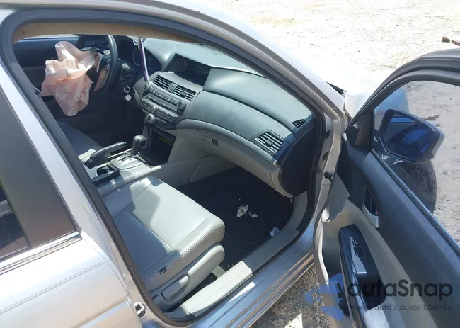 1HGCP2F39BA059357: 42760160