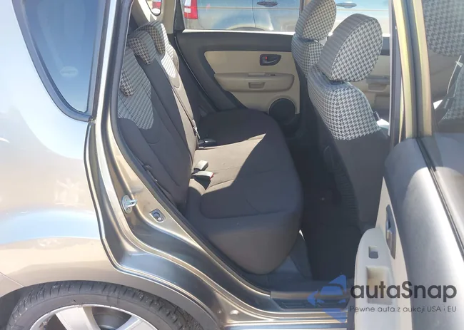 KNDJT2A27A7050507: 42760027