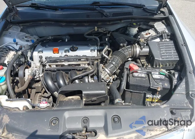 1HGCP2F33BA070497: 42761327