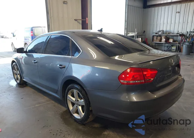 1VWAT7A34EC021644: 42761604