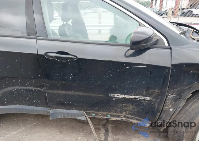 3C4NJDBB6JT153043: 42760737