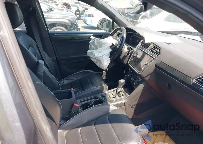 3VV4B7AX6KM079045: 42760741