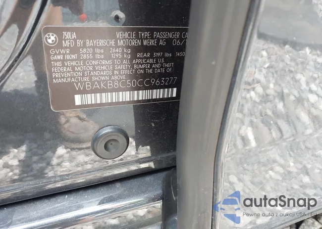 WBAKB8C50CC963277: 42760975