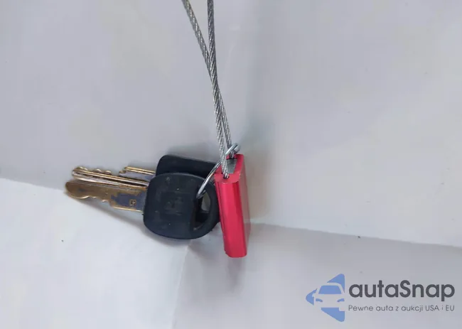 1GNEK18K9RJ341925: 42763358