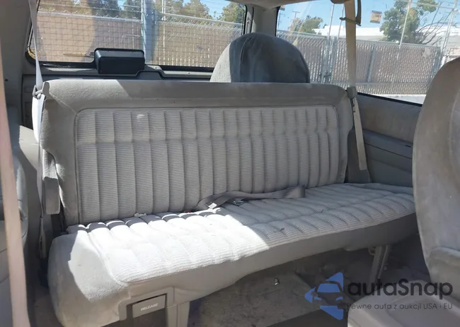 1GNEK18K9RJ341925: 42763358