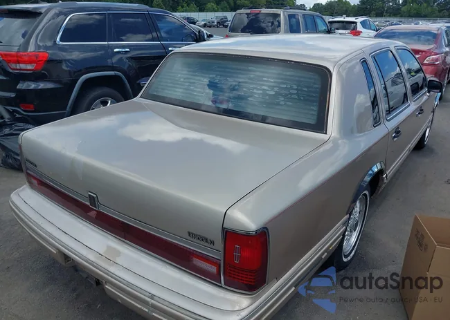 1LNLM81WXPY643062: 42762930