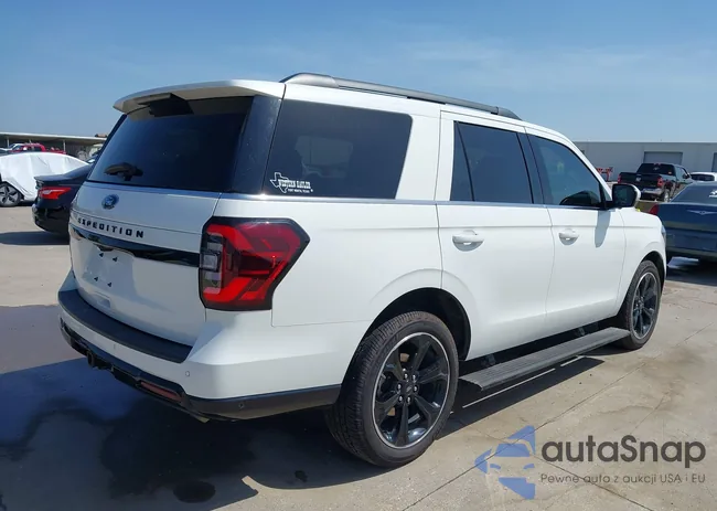 1FMJU2AT3NEA17930: 42764100