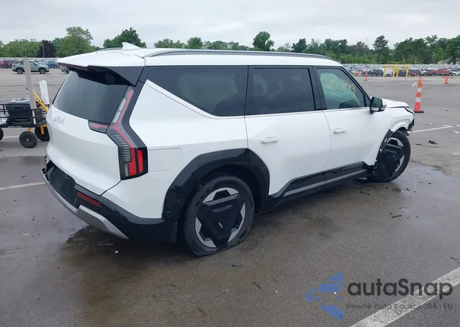 KNDADFS52R6029370: 42763653