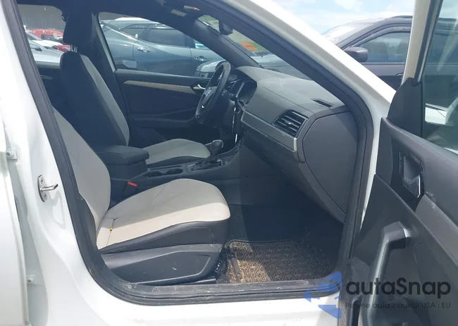 3VWC57BU8MM015546: 42763765