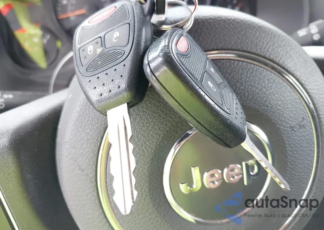 1C4NJRBB7FD177085: 42765109