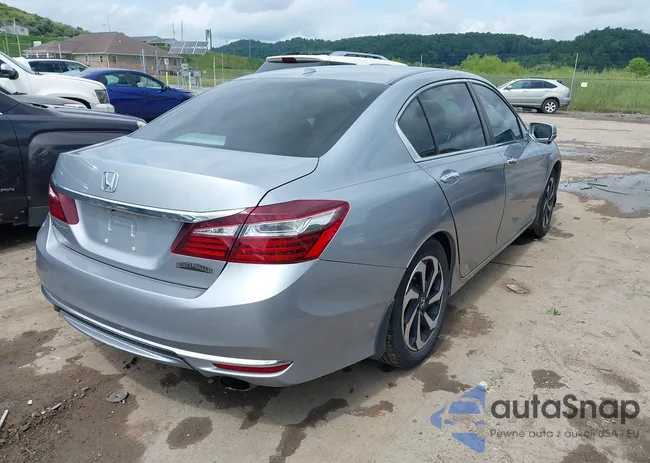 1HGCR2F88HA033072: 42765265