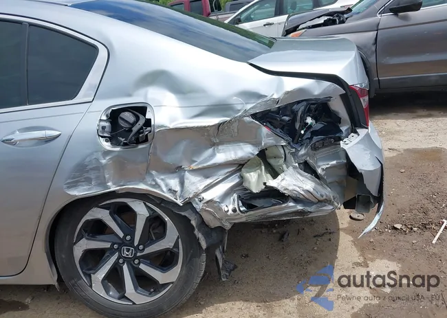 1HGCR2F88HA033072: 42765265