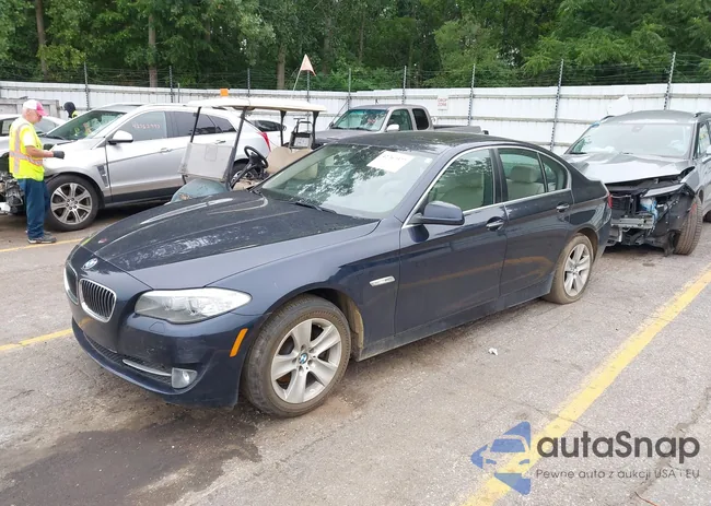 WBAXH5C58DD114853: 42767377