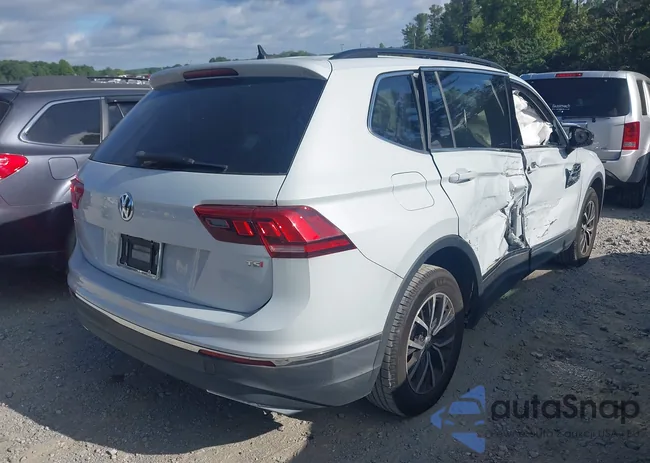 3VV3B7AX2JM213091: 42766995