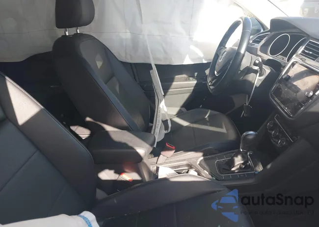 3VV3B7AX2JM213091: 42766995