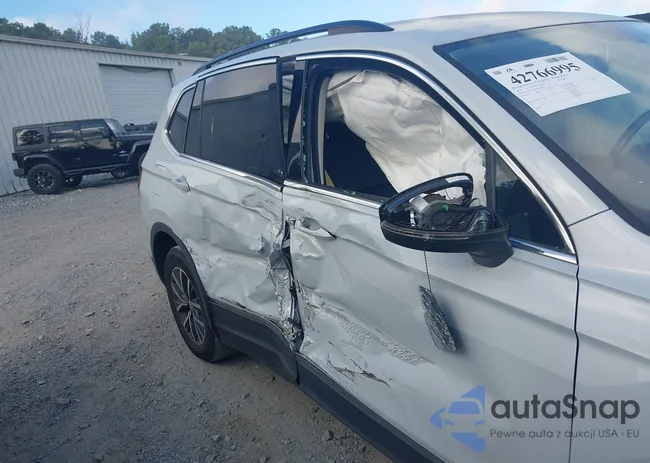 3VV3B7AX2JM213091: 42766995