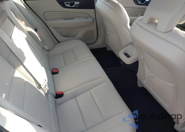 7JR102FK7KG001330: 42768151