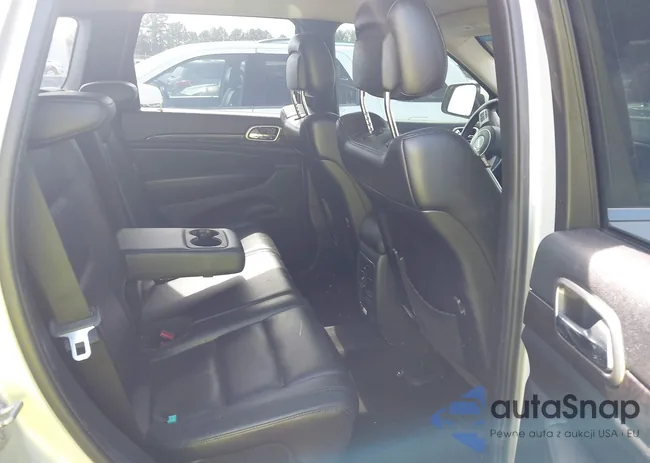 1C4RJFAT3DC577982: 42768526