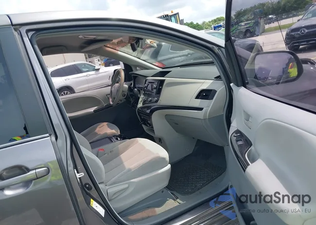 5TDKK3DC9CS272895: 42767732