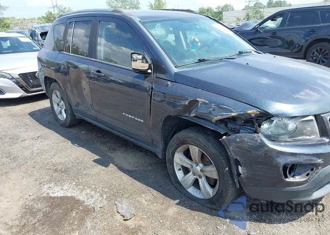 1C4NJDBB9ED749260: 42767852