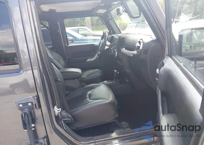 1C4BJWFG3HL733652: 42767905