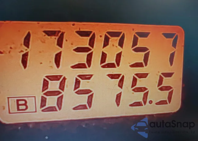 JNKCV54E13M205226: 42769112