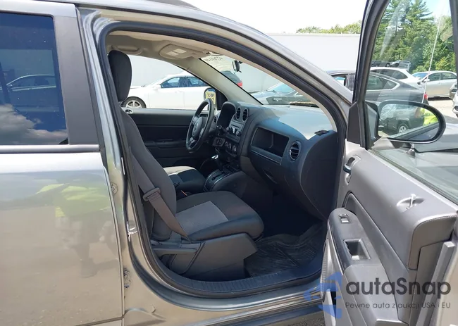 1C4NJDBB6CD576908: 42769149