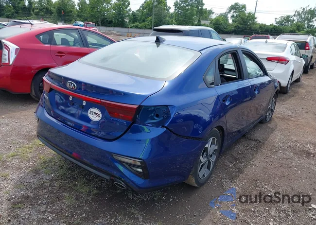 3KPF24AD1ME411370: 42769497